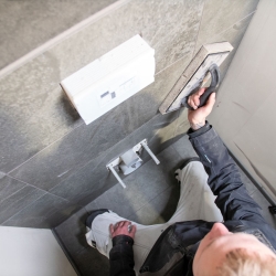 Flisearbejde på badeværelse